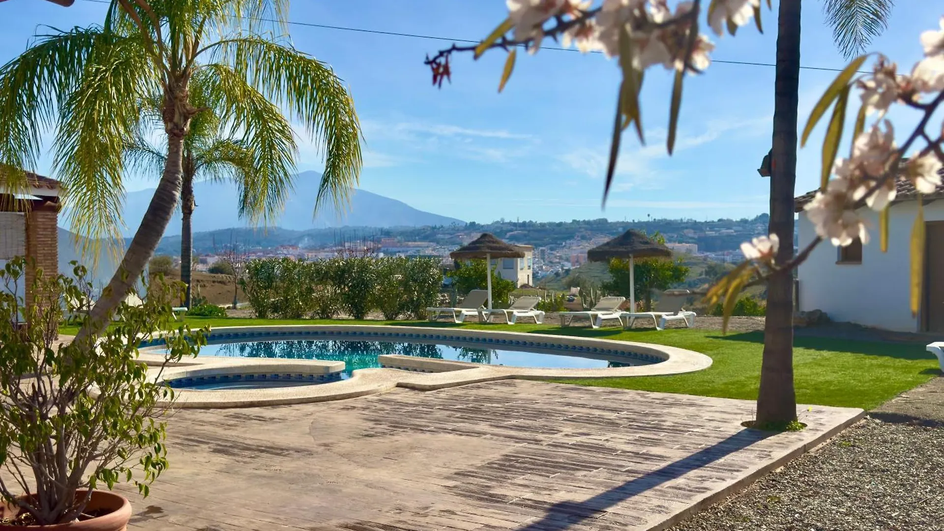 Шале Finca El Cerro - Piscina Y Jacuzzi Малага Испания