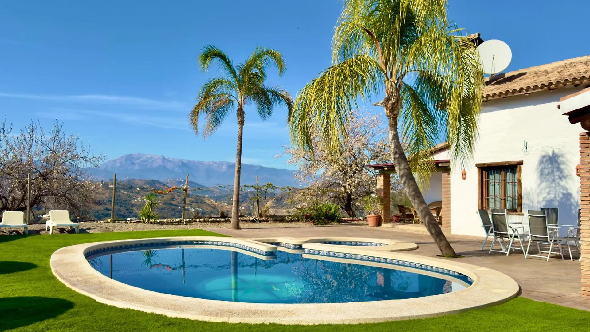 Finca El Cerro - Piscina Y Jacuzzi Малага Шале