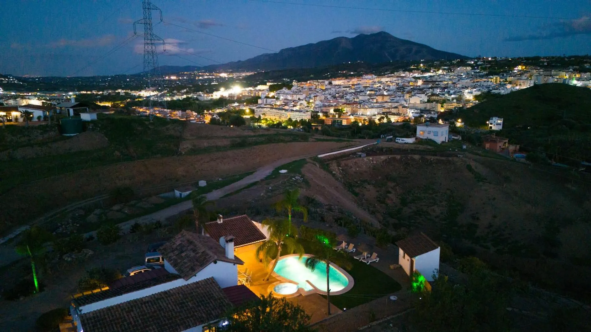 Finca El Cerro - Piscina Y Jacuzzi Малага