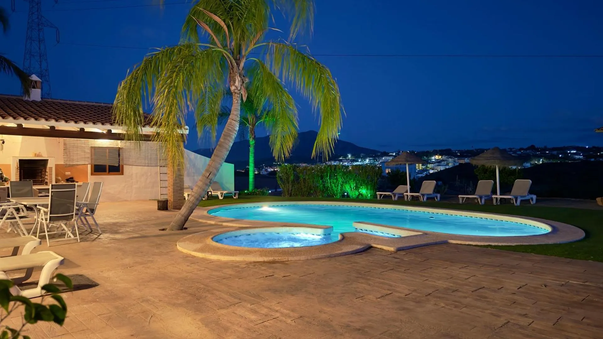 Finca El Cerro - Piscina Y Jacuzzi Малага Шале