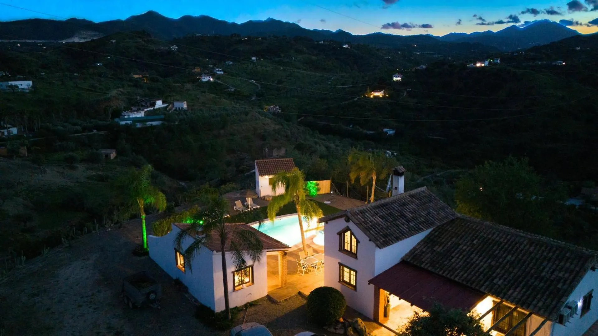 Шале Finca El Cerro - Piscina Y Jacuzzi Малага